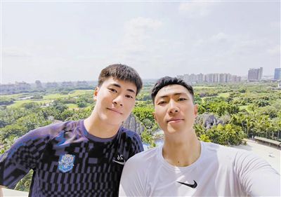 成人午夜黄色